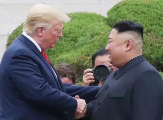 Donald Trump se reunió en tres ocasiones con Kim durante su primer mandato (2017-2021), para intentar alcanzar un acuerdo que condujera a la desnuclearización de la península coreana. Foto. Archivo
