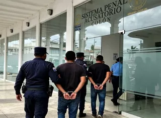 Los sospechosos fueron presentados ante un juez de garantías el cual les formuló cargos.  /  Imagen generada con IA