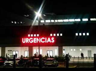 El herido fue trasladado al cuarto de urgencias del hospital de Colón.  /  Foto: Diomedes Sánchez