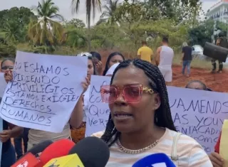 Durante la protesta, los familiares cuestionaron las restricciones para ingresar a Coiba y aseguraron que la situación también afecta a los abogados de los privados de libertad.