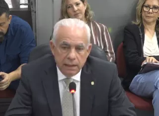 El ministro de Desarrollo Agropecuario, Roberto Linares, explicó que no ha mezclado nada de las empresas que tiene con su servicio público.