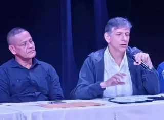 Ante la exigencia, el viceministro del MOP, Iván De Ycaza, mencionó los planes de conectar Penonomé con Donoso, pero no brindó una respuesta concreta sobre la reparación inmediata de los caminos en San Juan de Turbe.