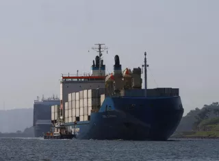 El Canal de Panamá advirtió además que los buques que no tengan reserva podrían enfrentar demoras, dependiendo de la demanda y de la capacidad disponible.