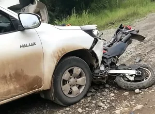 Aparatoso accidente en Costa Arriba deja 2 motorizados del Senan desmembrados