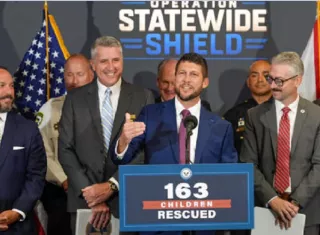 Según las autoridades, se trata de la primera operación estatal de recuperación de niños desaparecidos liderada por Florida. Foto. Fiscalía General de Florida 