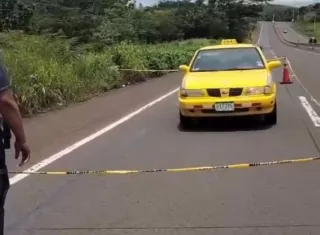 Policía recupera taxi robado en La Mesa y aprehende a un hombre