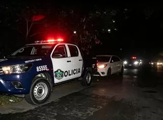 Las autoridades se presentaron a la escena para iniciar la investigación.  