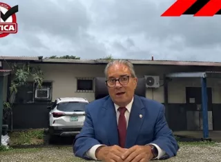 El ministro Fernando Boyd Galindo advirtió de posible cierre del centro de Salud de Escobal. 