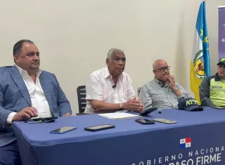 Humberto Harris, director regional de la Autoridad del Tránsito y Transporte Terrestre (ATTT), advirtió que los conductores enfrentan tiempos de espera superiores a las dos horas.