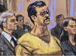Nicolás Maduro está acusado de conspiración para cometer actos de narcoterrorismo e importación de cocaína, mientras que su esposa, Cilia Flores, afronta cargos relacionados con la importación de drogas y posesión de armas. Foto. EFE