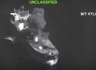 El Ejército de Estados Unidos atacó este sábado a tres petroleros iraníes después de que el Cuerpo de la Guardia Revolucionaria Islámica (CGRI). Foto. @Centcom