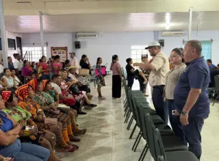 En Barú, este lunes se entregarán 7,287 tarjetas, correspondientes al beneficio de 11,416 estudiantes. Foto: Cortesía