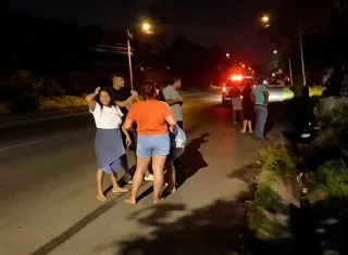Hombre sale expulsado de vehículo y muere, tras colisión frontal en Chilibre
