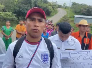 Los jóvenes denunciaron que cursan sus carreras universitarias sin contar con laboratorios, acceso a internet ni las herramientas indispensables para su formación profesional. Foto. Melquíades Vásquez