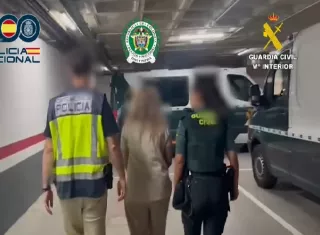La Policía Nacional de Colombia llevó a cabo cuatro registros en Bogotá, que culminaron con el arresto de otras cinco personas. Foto. EFE