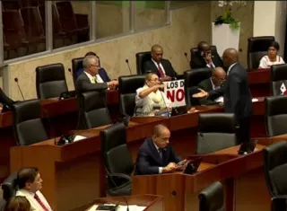 Los diputados dicen que pueden manejar sus relaciones parlamentarias y Mulino deja claro que eso no representa la política exterior de Panamá.