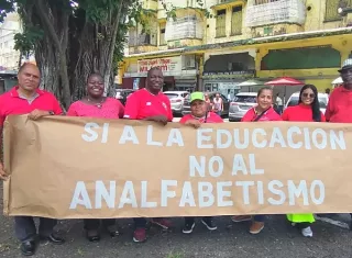 En lo que va de 2026, más de 60 personas con edades entre los 15 y 90 años han aprendido a leer y escribir en la provincia. Foto. Cortesía
