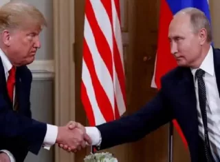 Donald Trump afirmó este domingo que habló con Zelenski para pedirle que dejara de atacar refinerías de Rusia porque está provocando "una escasez de diésel".