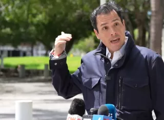 El empresario petrolero de 54 años, nacido en Colombia, accedió a "cooperar plenamente" con el Departamento de Justicia (DOJ) con "la aportación de información y testimonio veraces y completos, y la entrega de documentos, registros y otras pruebas" en "cualquier juicio o proceso" judicial que pida el Gobierno. Foto. EFE