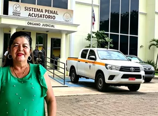 Las otras tres personas implicadas en el caso comparecerán a audiencia el 29 de octubre de 2026.  /  Fotomontaje generado con IA