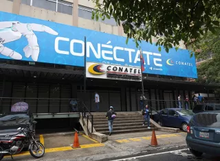 En Venezuela, unos 200 dominios de internet, la mayoría relacionados con noticias, estaban bloqueados hasta el miércoles, según la ONG VE Sin Filtro. Foto. EFE