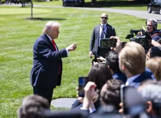 El embajador de EE.UU. ante Naciones Unidas, Mike Waltz, dijo que el presidente Donald Trump, está en todo su derecho de limitar el acceso de los periodistas a las instalaciones gubernamentales, sobre todo cuando, en su opinión, no actúan de buena fe". Foto. EFE