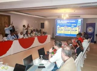 Marcos Zárate, representante de la Cámara de Turismo de Colón, opinó que es fundamental realizar este tipo de encuentros para discutir el tema y alcanzar la mejor decisión para el desarrollo local. Foto. Diómedes Sánchez