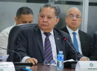 El Minsa logró la aprobación de B/.26.1 millones en traslados de partidas para atender compromisos pendientes y reforzar servicios de salud, entre ellos el pago de turnos extraordinarios, medicamentos e insumos médicos.