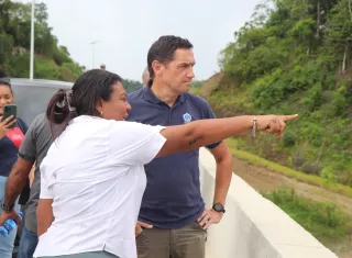 El embajador Greg Houston visitó la provincia y se reunió con autoridades locales para conocer las necesidades de las comunidades y explorar posibles proyectos de cooperación.