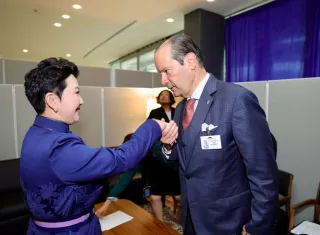 El ministro de Relaciones Exteriores de Panamá, Javier Martínez-Acha Vásquez, se reunió con su homóloga de Mongolia, Batmunkh Battsetseg, en el marco del 81.º período de sesiones de la Asamblea General de las Naciones Unidas.
