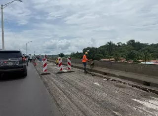 Las autoridades informaron que estas acciones forman parte del seguimiento continuo a las obras de reparación y mejoramiento vial que se ejecutan en diversos sectores de la provincia de Colón.
