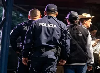 Escudero, una de las figuras reconocidas de la música típica panameña, cuenta con 58 años de trayectoria musical, por lo que el momento también generó comentarios entre quienes consideran que debía permitírsele completar su presentación