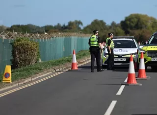 Irán niega vínculo con plan terrorista a base de EE. UU. en Inglaterra