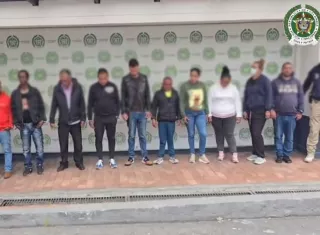 Las autoridades identificaron como presunto líder de la organización a Wilson Gabriel Germosén Ramírez, alias Tito, un ciudadano dominicano que residía en Colombia desde 2017 y habría obtenido su propia identidad irregular en 2019. Foto. @DIJINPolicia