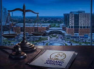 Este proceso penal se desarrolla en el contexto de una disputa empresarial entre antiguos socios de un centro comercial ubicado en Costa del Este.  /  Imagen generada con IA