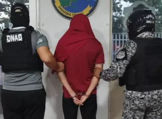 Detención provisional por presunta venta de brownies con droga cerca de escuela. Foto: Cortesía
