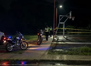 Vista de la escena del crimen en Calle 13, Monterrico.  /  Imagen generada con IA