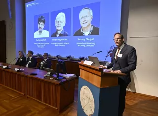 Los tres galardonados compartirán el premio económico establecido para la categoría de Medicina, mientras que los anuncios de los Nobel de Física, Química, Literatura, Paz y Economía continuarán durante los próximos días. Foto/EFE