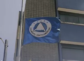 La dificultad para la salida del organismo regional radica en que el Tratado Constitutivo del Parlacen no contempla una cláusula de denuncia o de retiro explícita. 