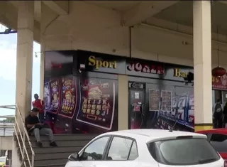 Falsos obreros asaltan casino en La Gran Estación