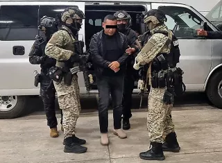 Según las investigaciones del Centro Nacional de Inteligencia (CNI), las autoridades mexicanas relacionan a Iván Cazarín Molina, alias 'El Tanque' con el lavado de dinero, robo de hidrocarburos, tráfico de drogas y armas, homicidios y robo de vehículos y mercancías. Foto. EFE
