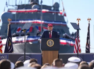 Donald Trump ha propuesto desde su retorno a la Casa Blanca revivir la industria de los astilleros, tanto para proyectos civiles como para los destinados a la Marina. Foto. EFE