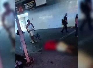 Acribillan a dos hombres en estacionamiento junto a estación del Metro