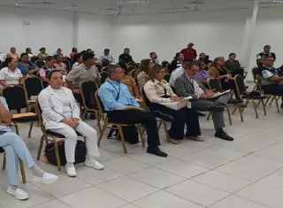La directora regional del Meduca en Veraguas, María Pimentel, explicó que se desarrolla una labor articulada con las instituciones responsables de la protección de la niñez para identificar las amenazas y coordinar acciones de salvaguarda. Foto. Melquíades Vásquez