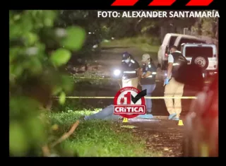 La víctima murió en el lugar. El móvil de este hecho que se registró a las 3:00 a.m. es investigado. Foto: Alexander Santamaría 