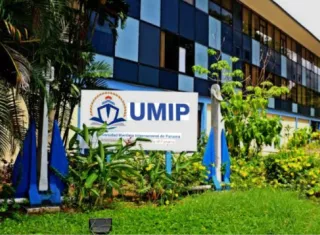 La universidad indicó que estas disposiciones son preventivas y pidió la colaboración de la comunidad universitaria mientras se realizan las evaluaciones correspondientes.