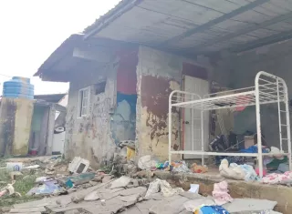 Con cada réplica las estructuras que están en pie se reciente y en algunos casos colapsan. 