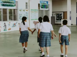 MEDUCA exhorta a los colegios particulares a inspeccionar sus instalaciones y verificar la seguridad antes de reanudar las clases tras el sismo en Panamá.