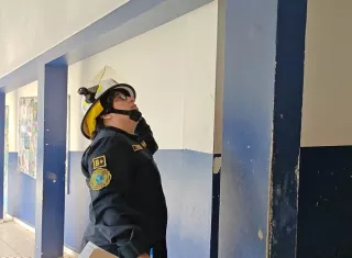 Estas inspecciones tienen como objetivo verificar las condiciones de seguridad de las instalaciones escolares y salvaguardar la integridad física de los estudiantes, docentes y personal administrativo. Foto. Eric Montenegro