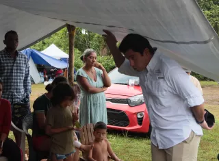 El ministro Jose Ramón Icaza se encuentra este martes en Torio, Mariato, junto al equipo de la Gobernación de Veraguas